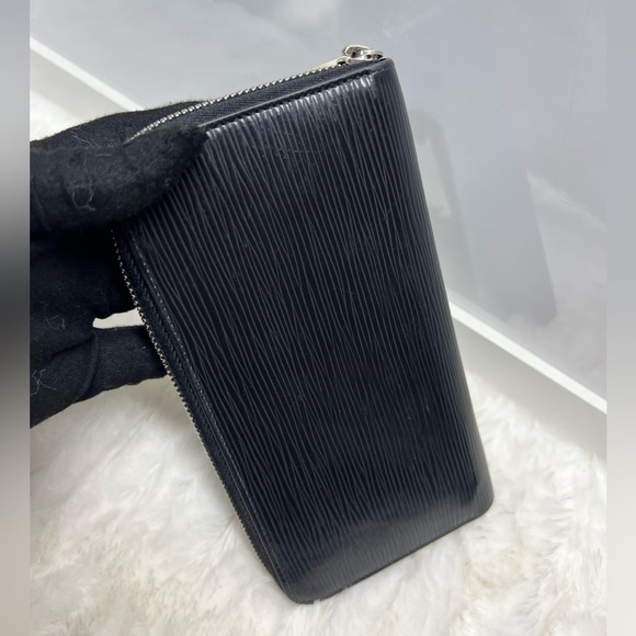 LOUIS VUITTON-CA0123 Black Epi Leather Zippy Wallet - Picture 4 of 14